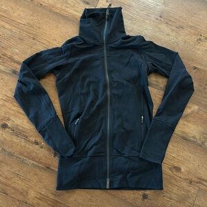 Lululemon black jacket size 4
